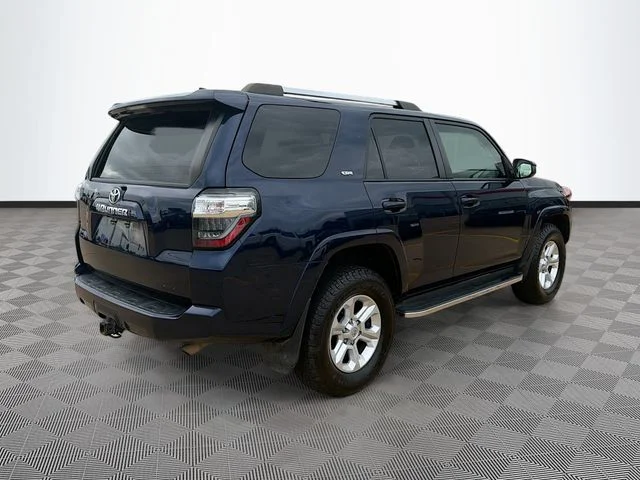 Certified Used 2022 Nautical Blue Metallic Toyota SR5 image 7