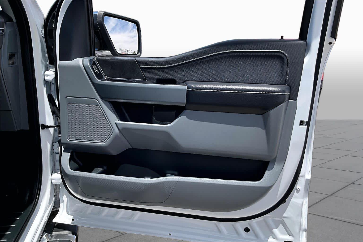 Used 2024 Oxford White Ford XLT image 21