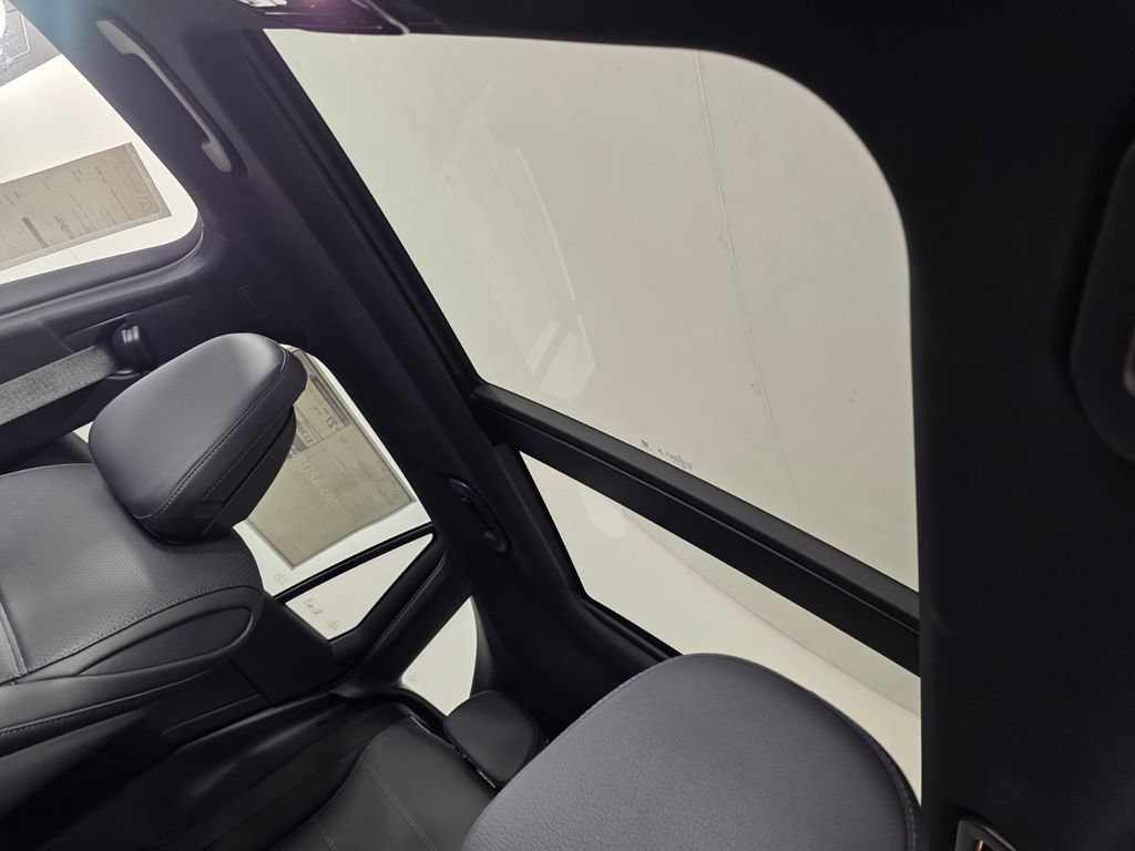 New 2026 Obsidian Black Metallic Mercedes-Benz GLC 300 image 24