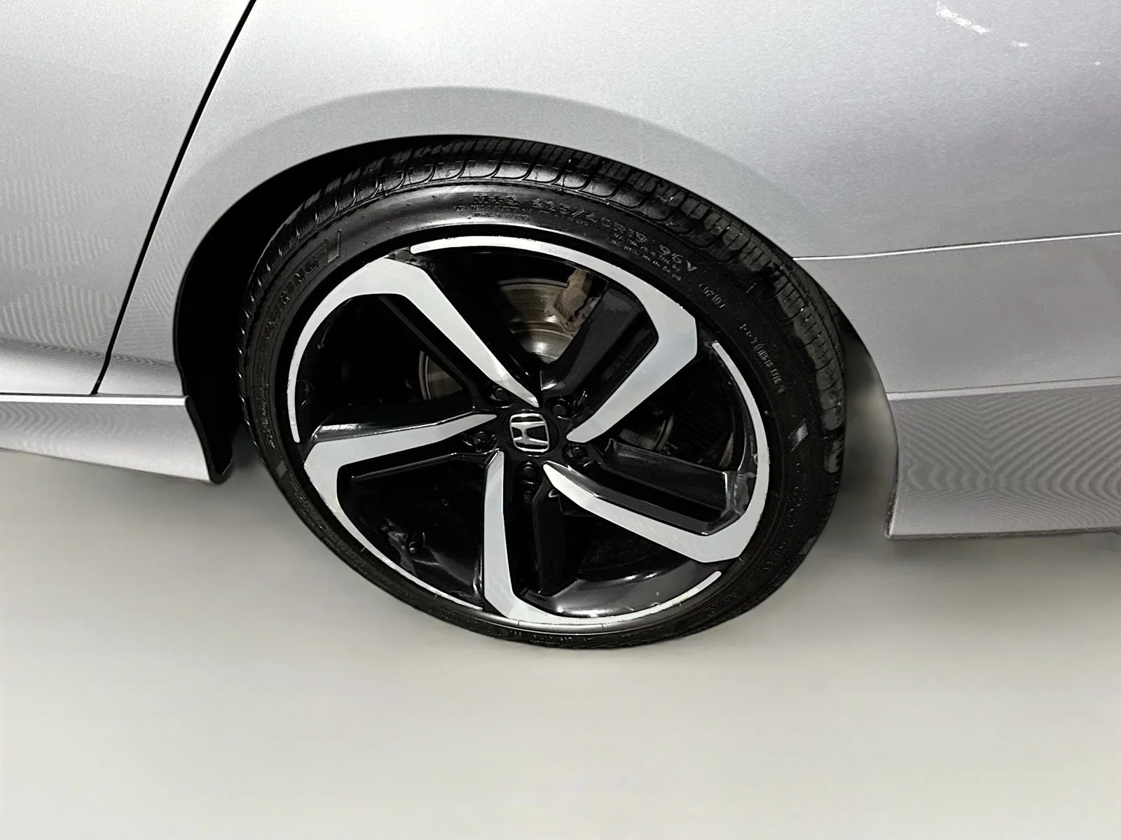 Used 2020 Silver Honda EX image 5