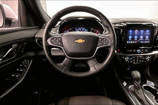 Used 2023 Iridescent Pearl Tricoat Chevrolet High Country image 6