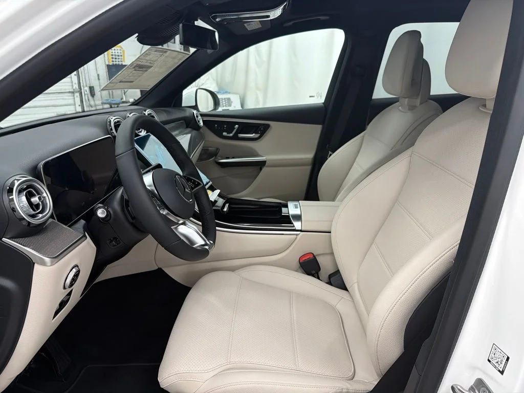 New 2027 White Mercedes-Benz GLC 300 image 12