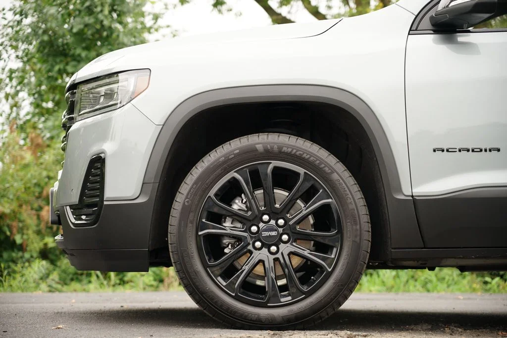 2023 GMC Acadia SLE - Photo 11