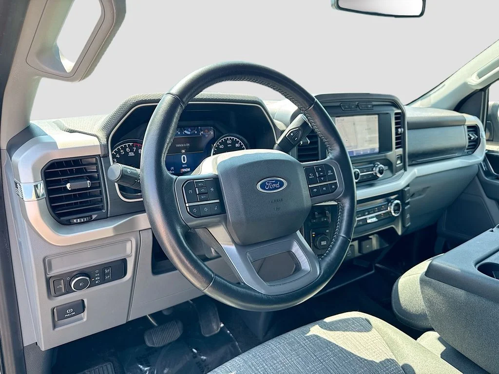 Certified Used 2021 Oxford White Ford XLT image 9