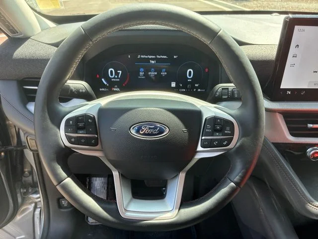 Used 2025 Iconic Silver Metallic Ford Active image 34