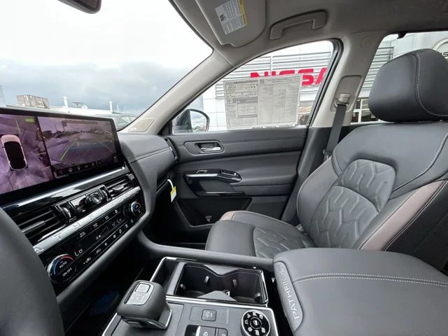 2026 Nissan Pathfinder Platinum - Photo 47