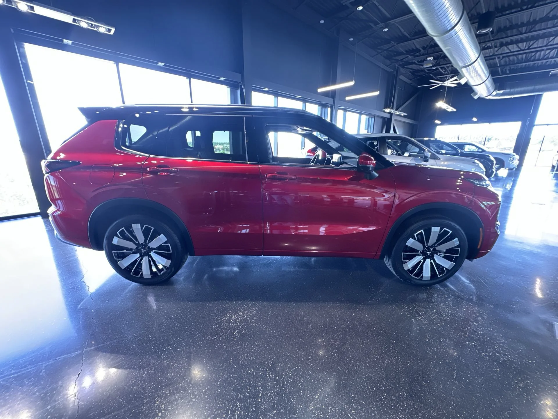 New 2026 Red Diamond/Black Roof Mitsubishi SEL image 10