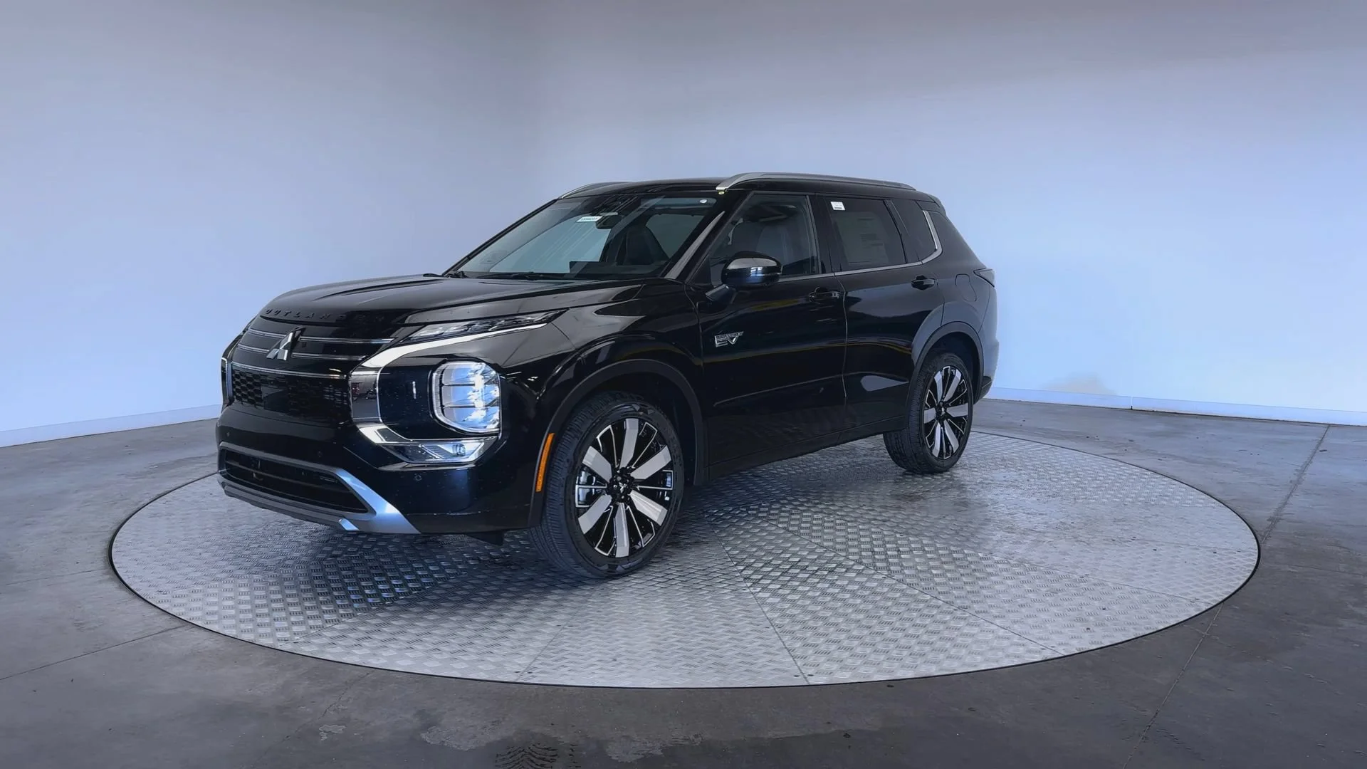 New 2026 Black Diamond Mitsubishi SEL image 4