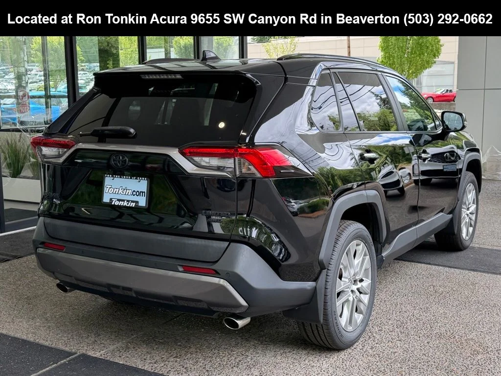 Used 2019 Midnight Black Metallic Toyota Limited image 9
