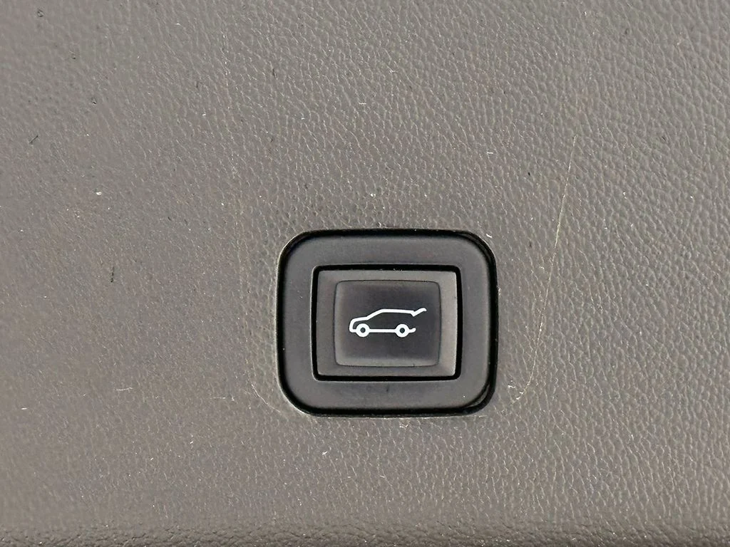 Used 2022 Silver Chevrolet LT image 12