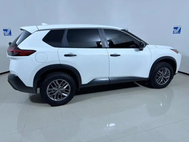 Used 2021 White Nissan S image 8