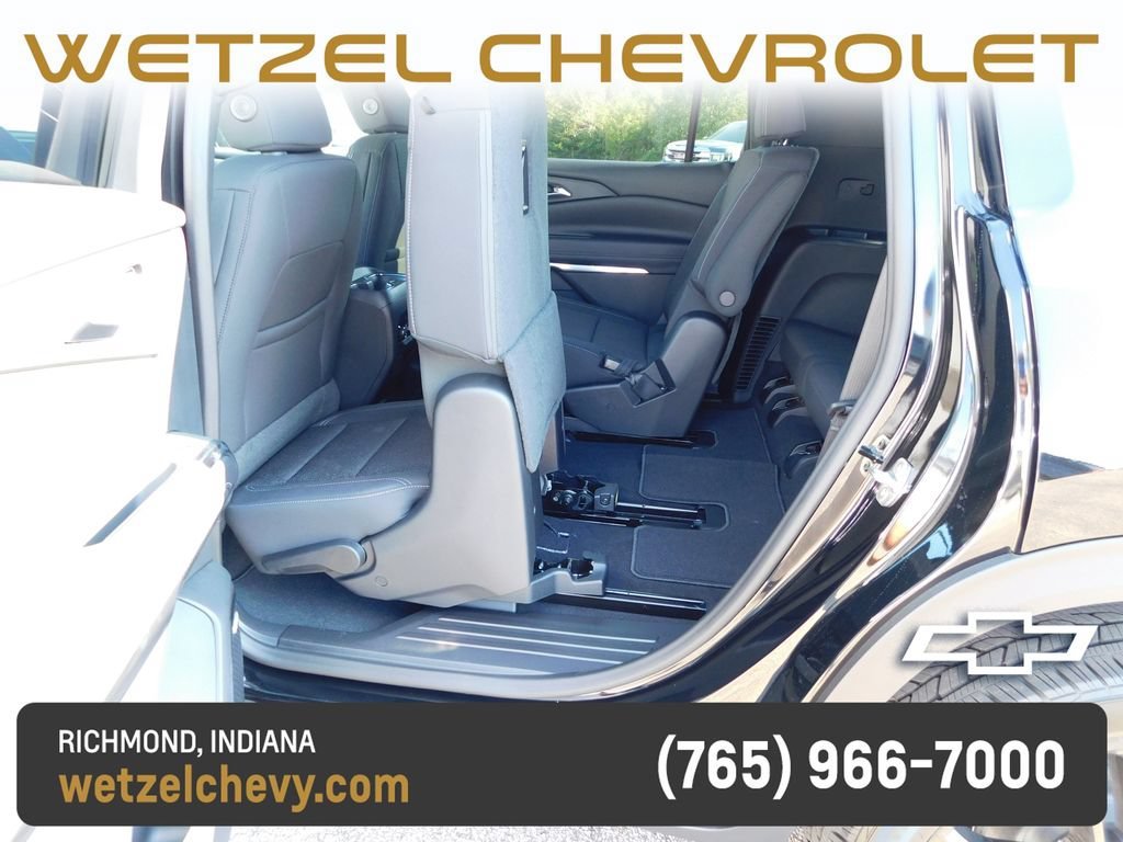 New 2027 Mosaic Black Metallic Chevrolet LT image 32