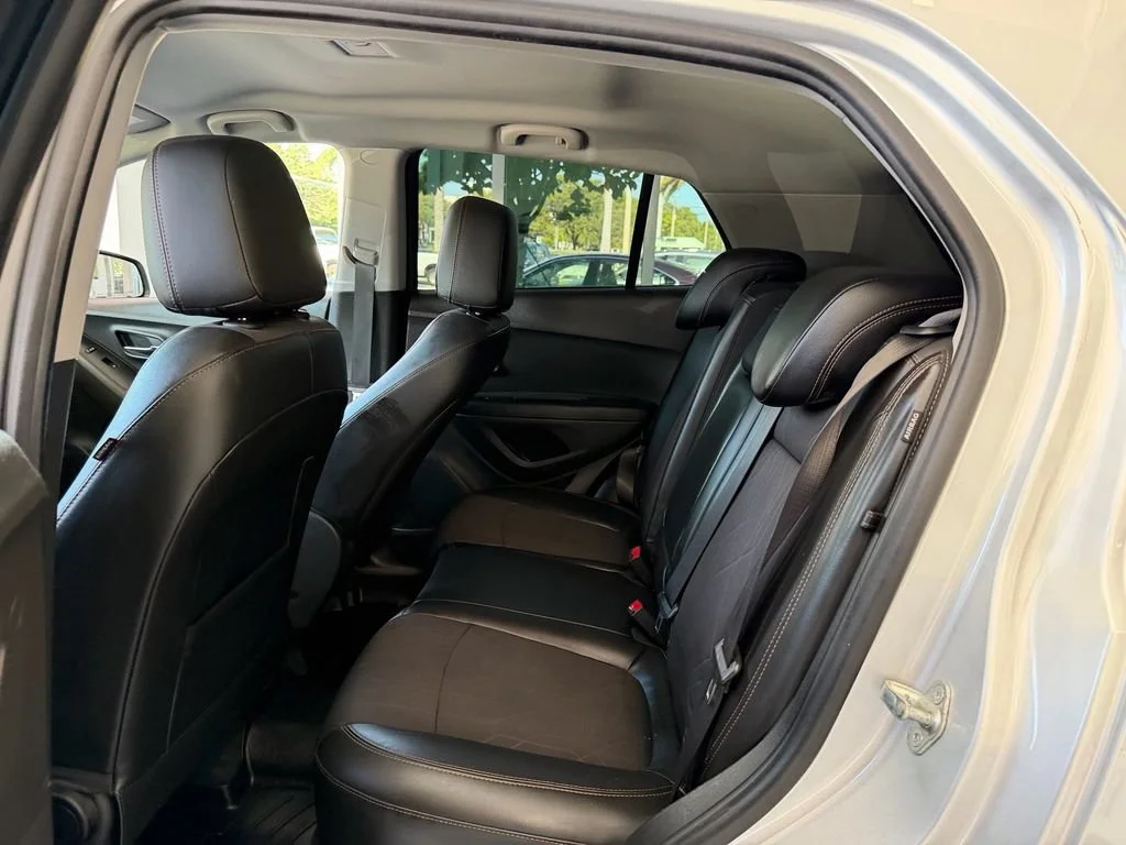 Used 2020 SILVER ICE METALLIC Chevrolet LT image 11