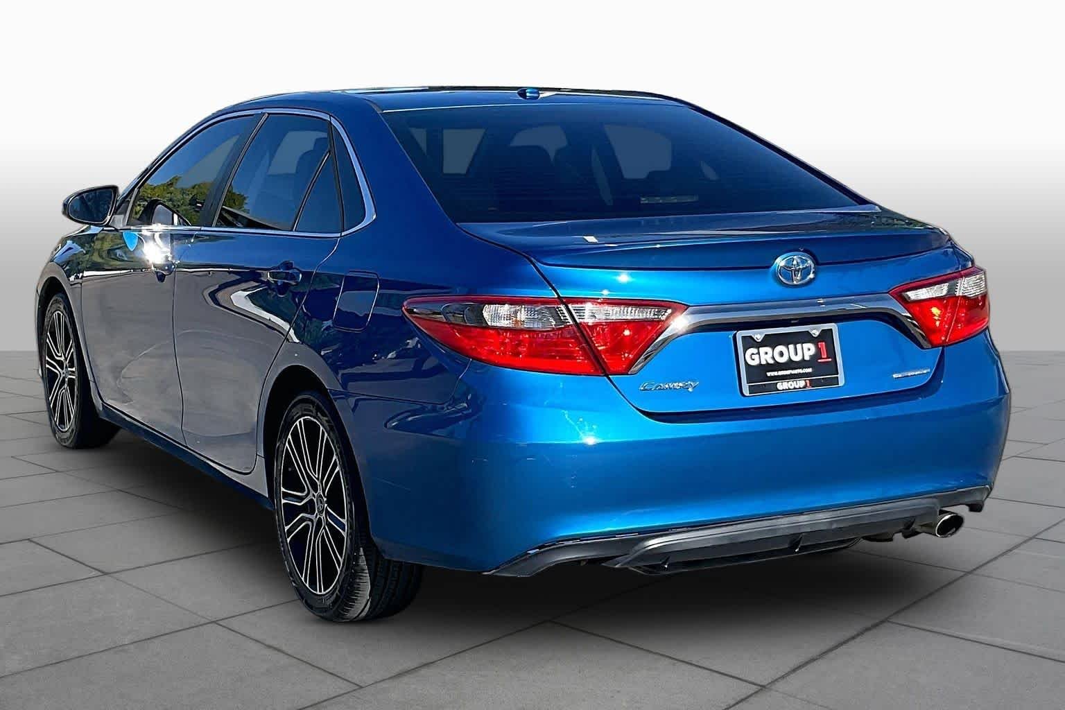 Used 2016 Blue Streak Metallic Toyota SE w/Special Edition Pkg image 12