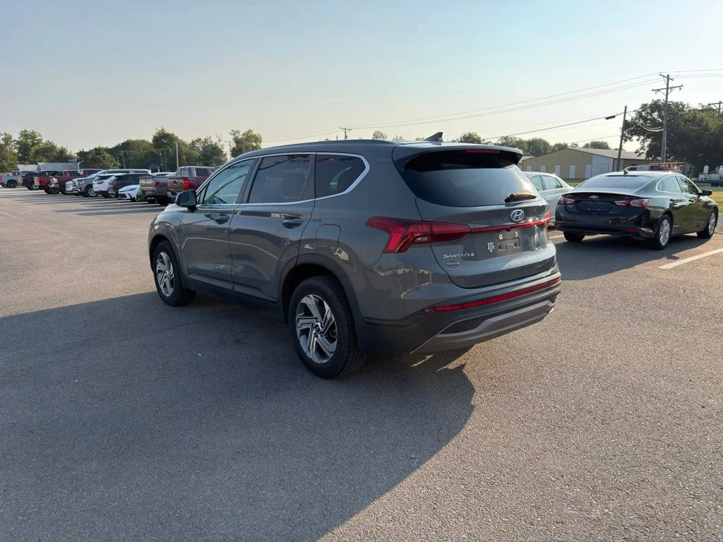 Used 2022 Gray Hyundai SE image 6