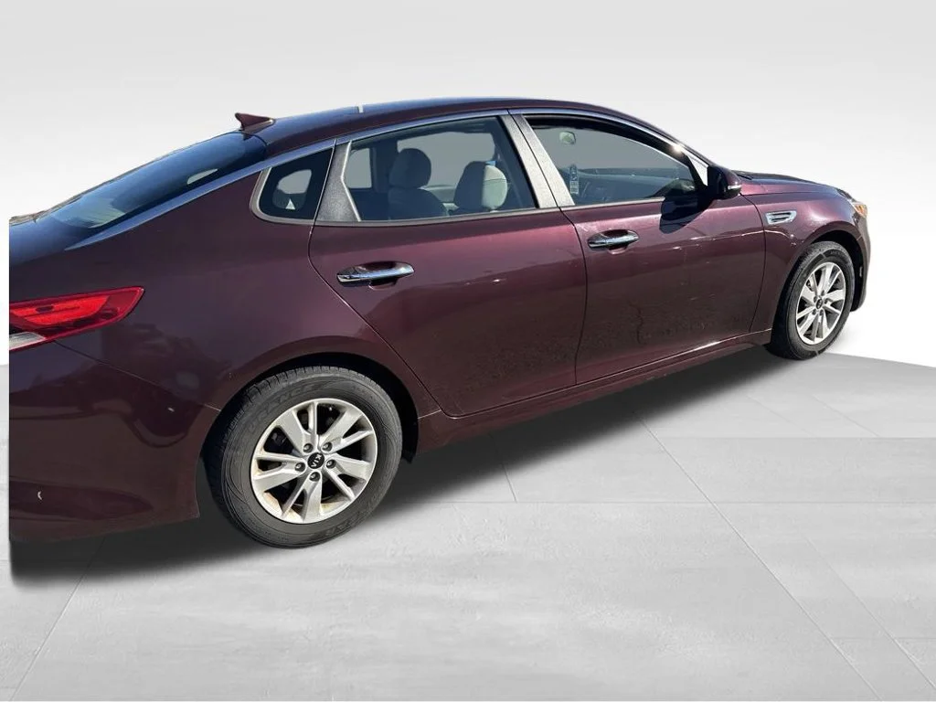 Used 2017 Purple Kia LX image 8