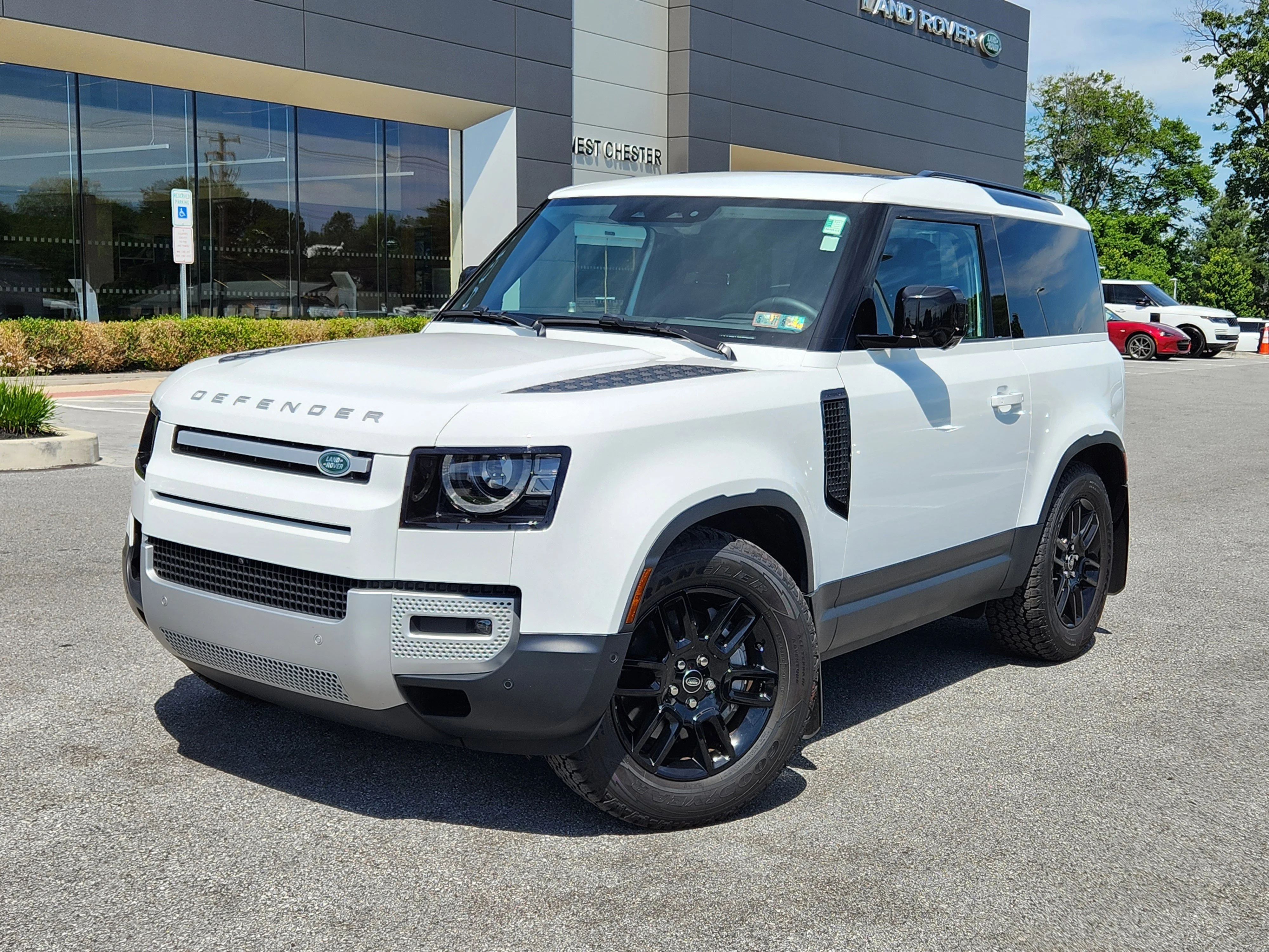 2025 Land Rover Defender 90 S P300's photo