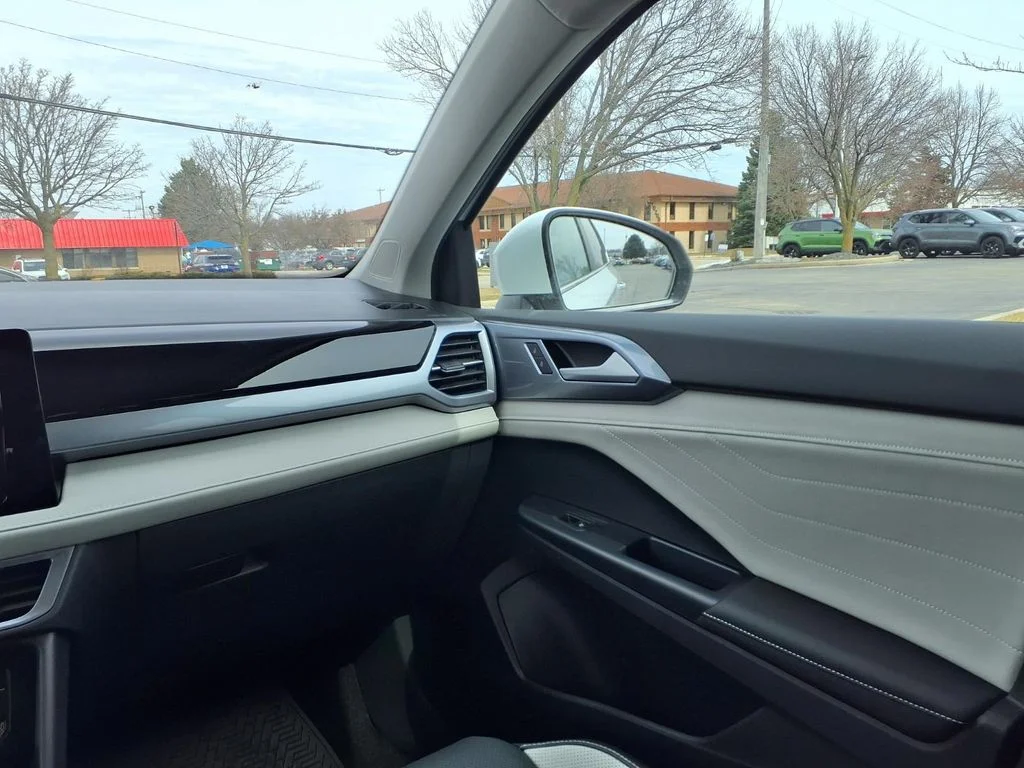 New 2026 Pure White Volkswagen 1.5T SEL image 21