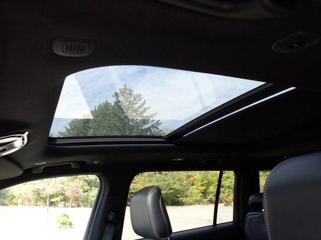 Certified Used 2022 Gray Jeep Overland image 21