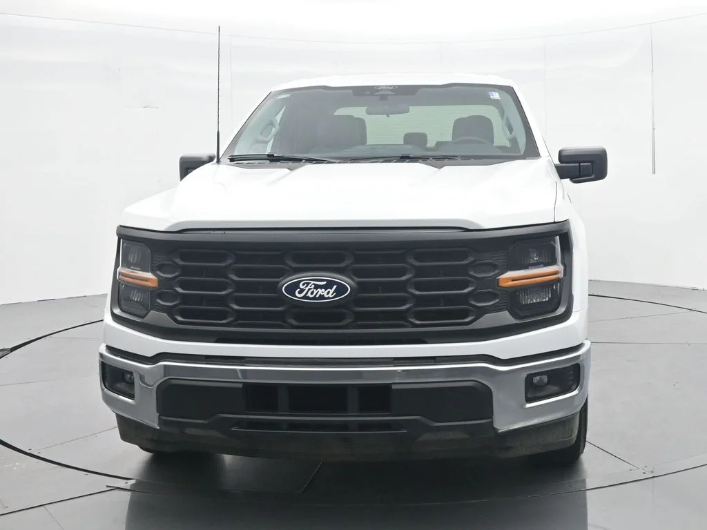 New 2026 Oxford White Ford XL image 2