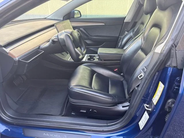 Used 2021  Tesla Standard Range Plus image 11