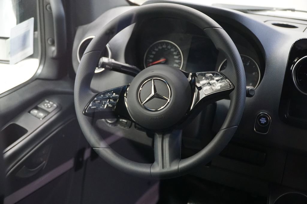 New 2026 Arctic White Mercedes-Benz Cargo 144 WB image 30