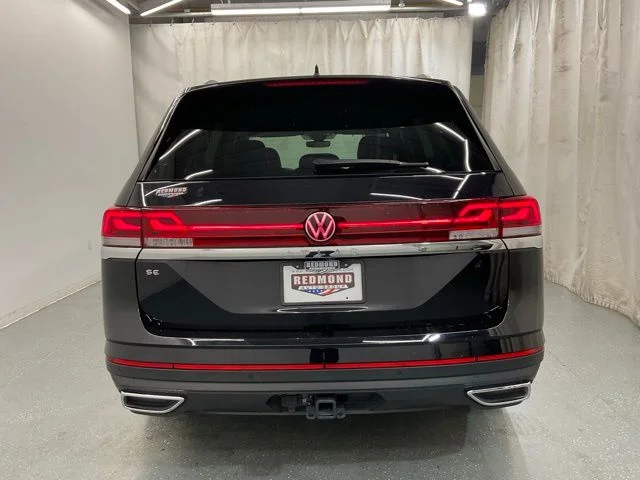 Used 2025 Black Volkswagen 2.0T SE w/Technology image 6