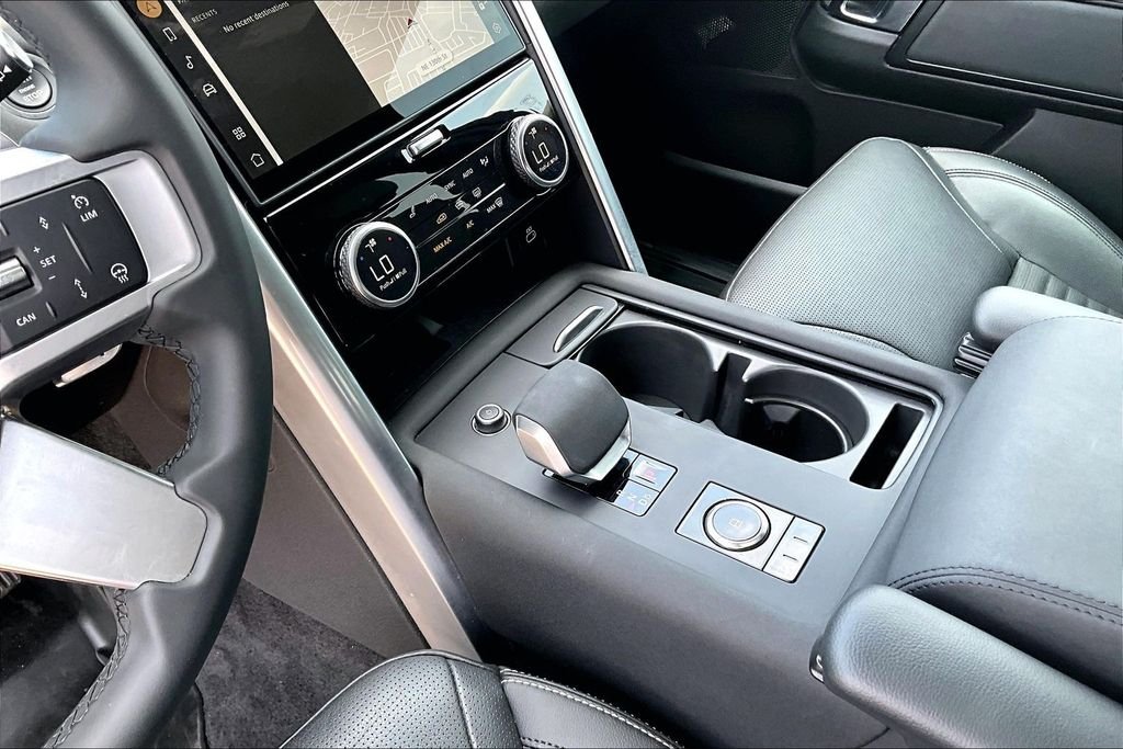 Used 2025 White Land Rover S image 14
