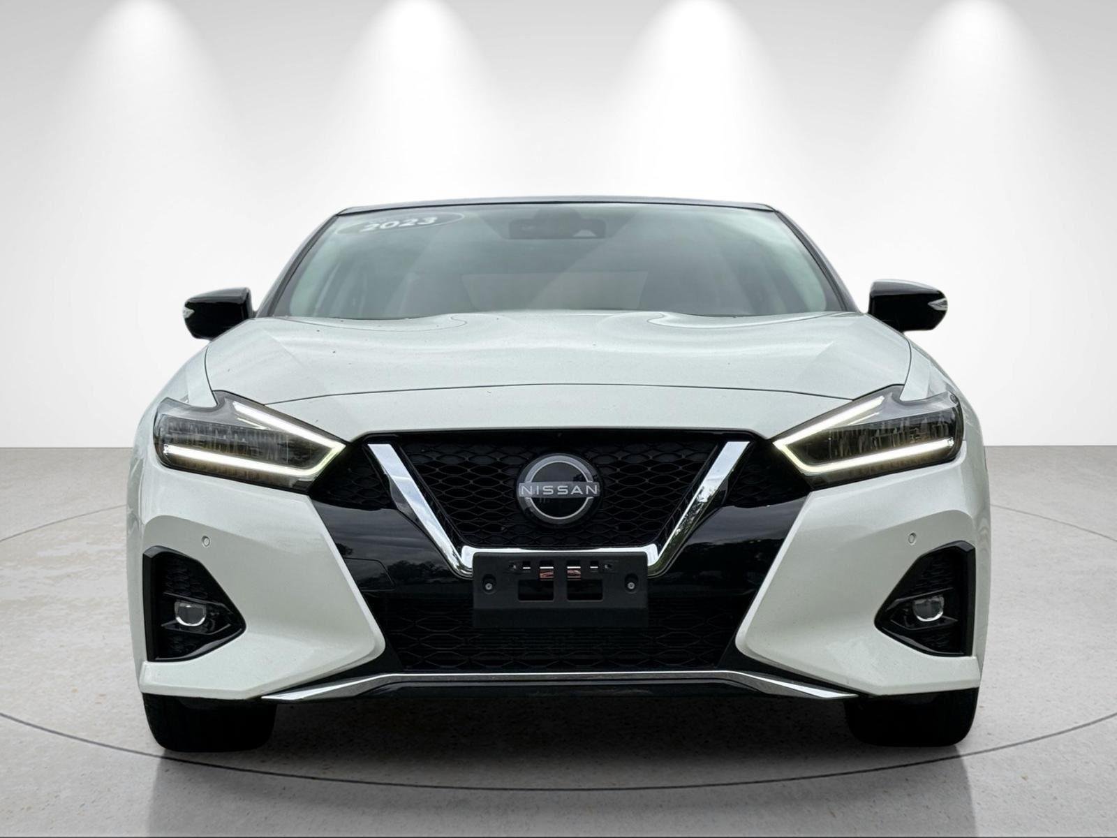 Used 2023 Pearl White Tricoat Nissan Platinum image 7