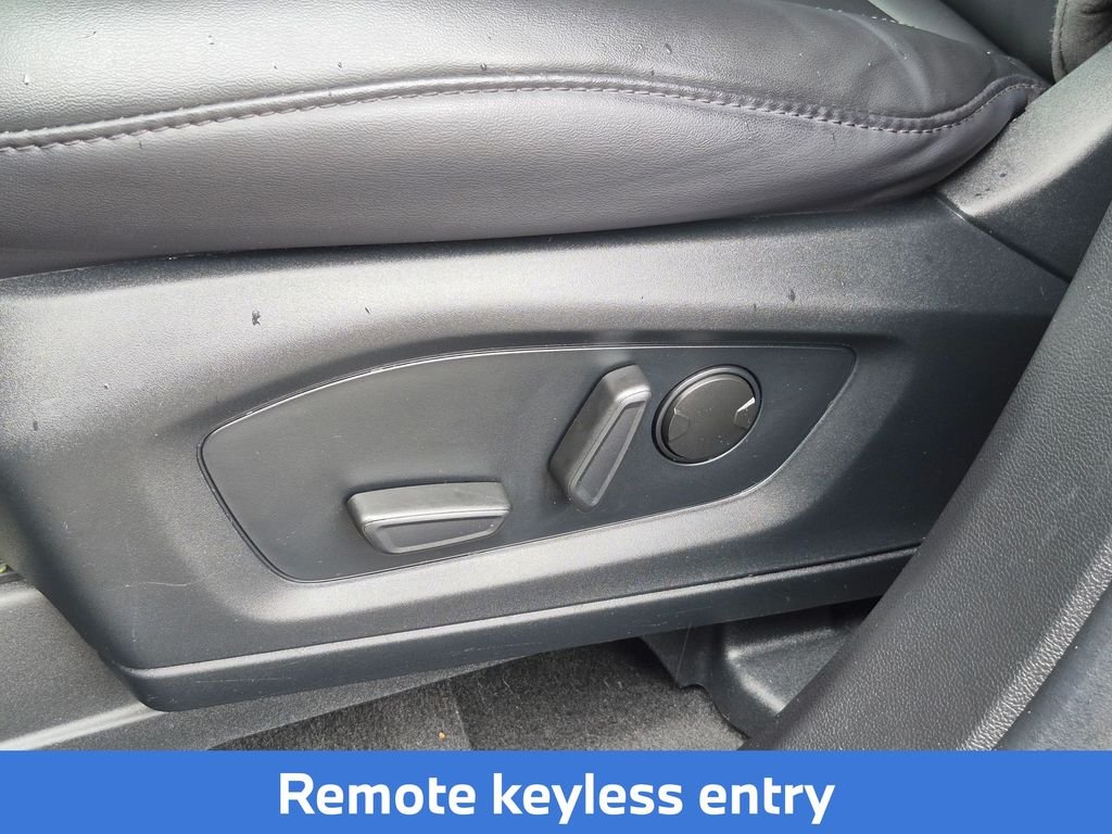 Used 2023 Blue Ford XLT image 18