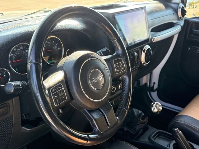 Used 2012 White Jeep Unlimited Rubicon image 18