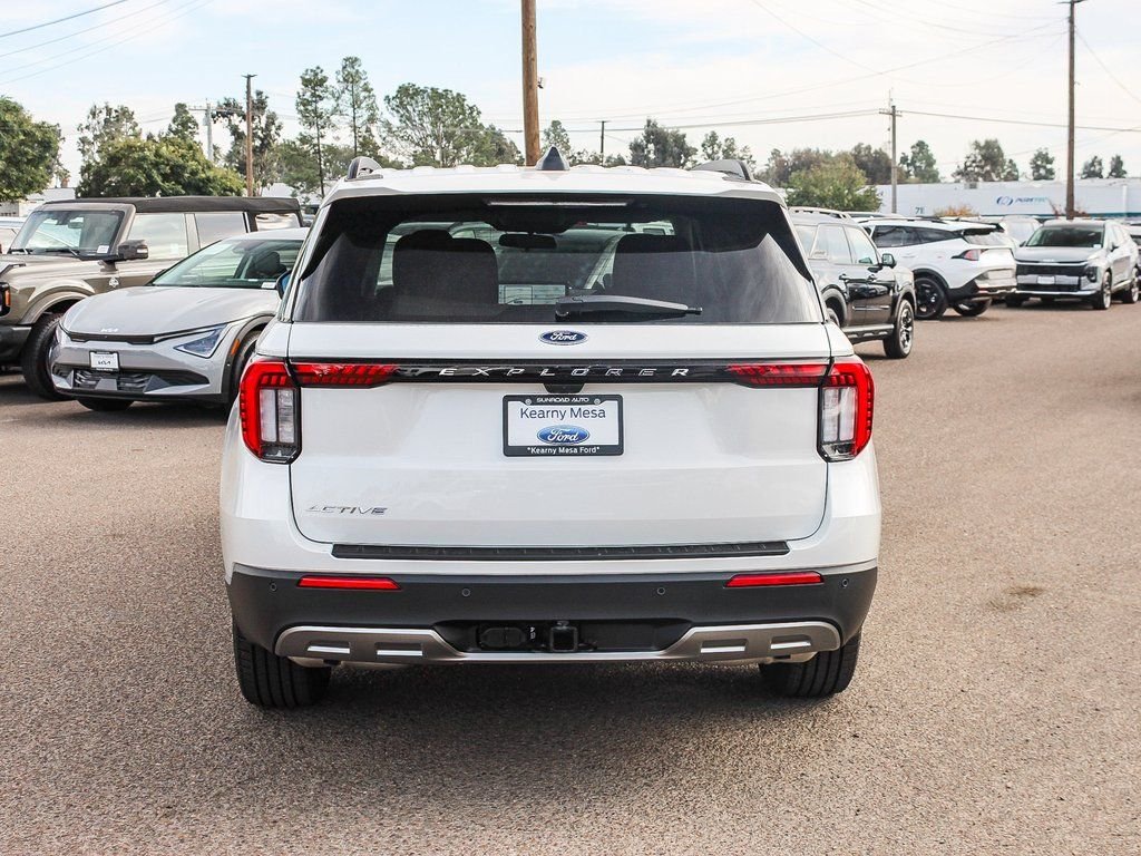 New 2026 Star White Metallic Tri-Coat Ford Active image 9
