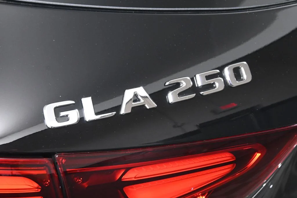 Used 2026 Black Mercedes-Benz GLA 250 image 38