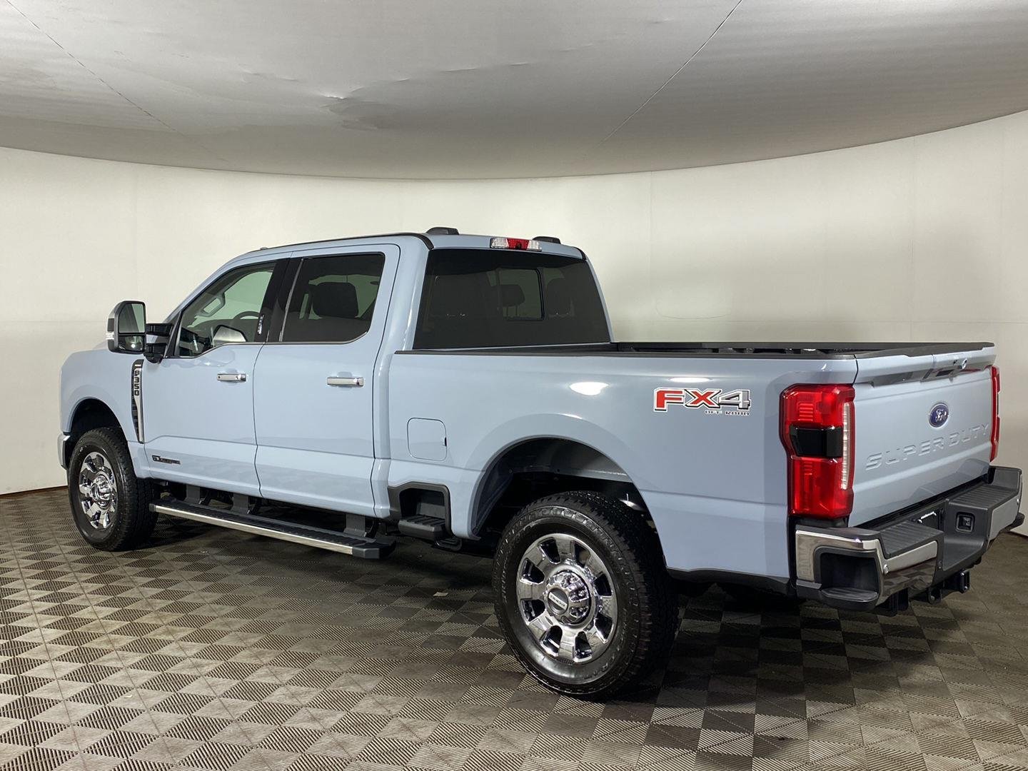 Used 2026 Glacier Gray Metallic Tri-Coat Ford Lariat image 25