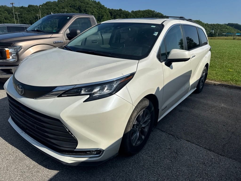 2021 Toyota Sienna XLE