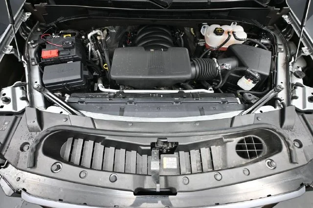 Used 2025 Silver GMC AT4 image 52