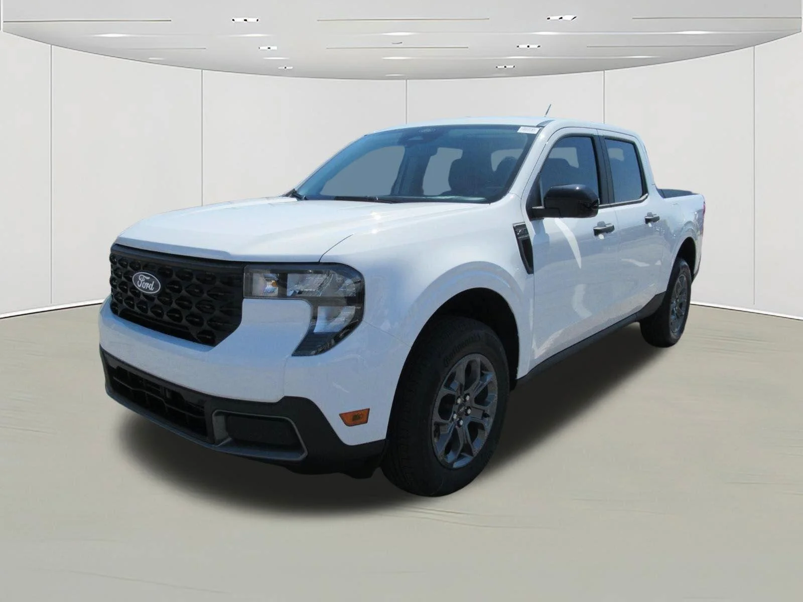 New 2026 Oxford White Ford XLT image 3
