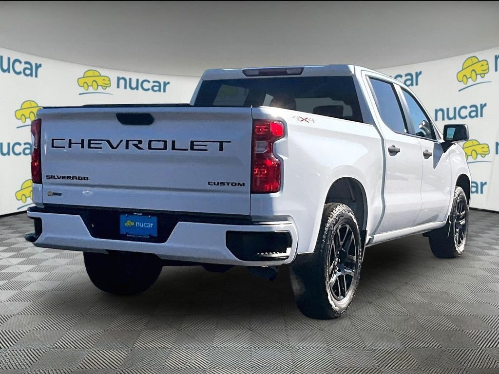 Used 2023 White Chevrolet Custom image 6