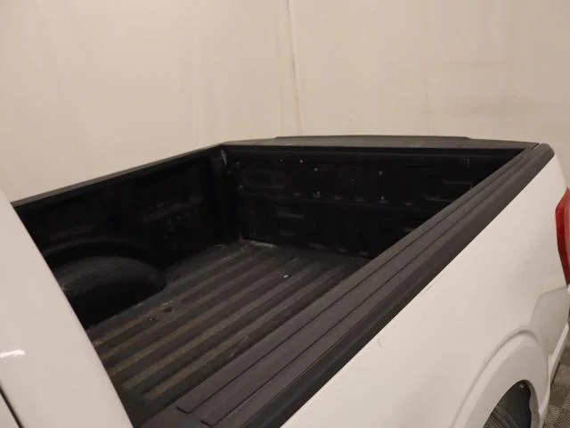 Used 2022 Oxford White Ford XLT Crew Cab image 40
