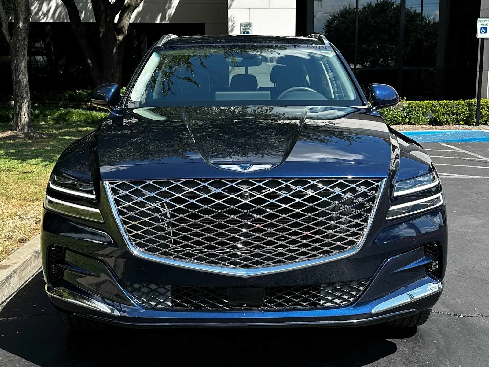 Used 2021  Genesis NA image 2