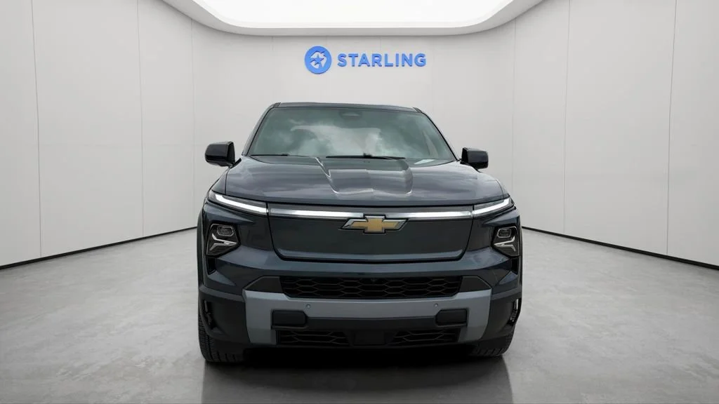 Used 2026 Blue Smoke Metallic Chevrolet LT - Standard Range image 15
