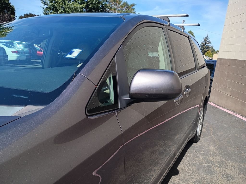 Used 2014 Predawn Gray Mica Toyota XLE image 8