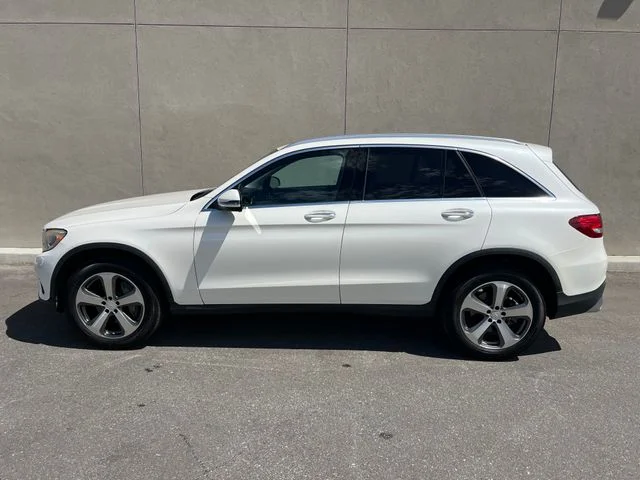 Used 2016 White Mercedes-Benz GLC 300 image 4