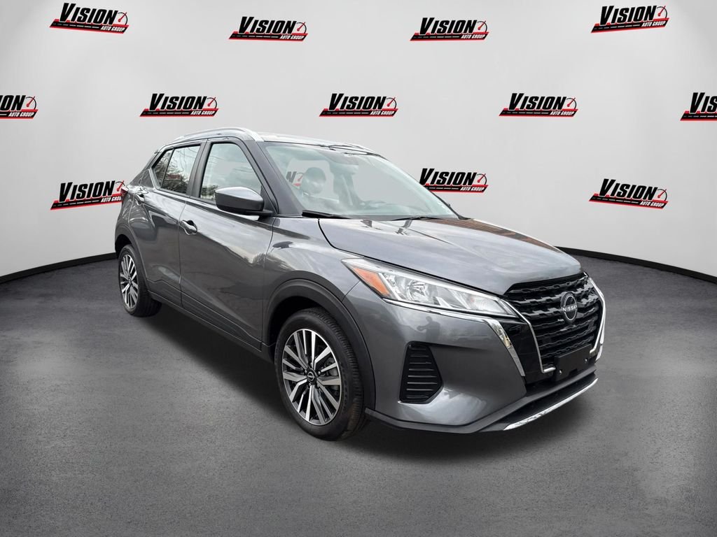 Used 2024 Gray Nissan SV image 3