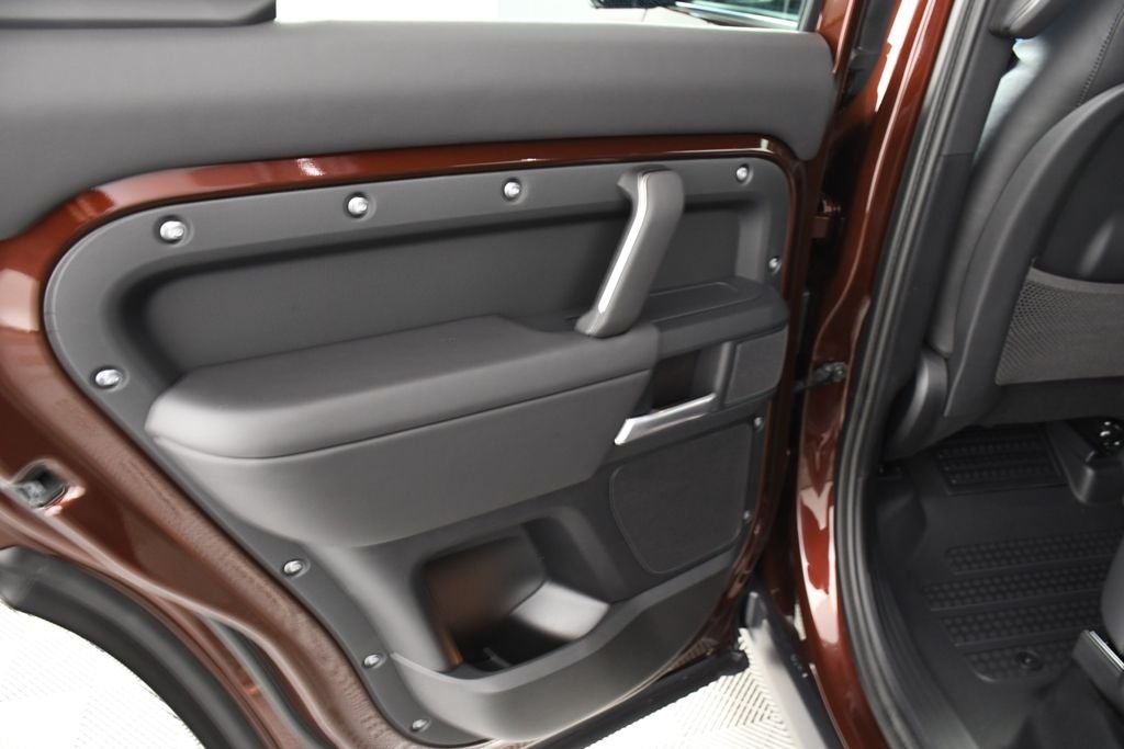 2026 Land Rover Defender S - Photo 24