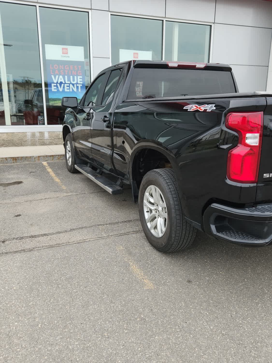 Used 2022 Black Chevrolet RST image 4