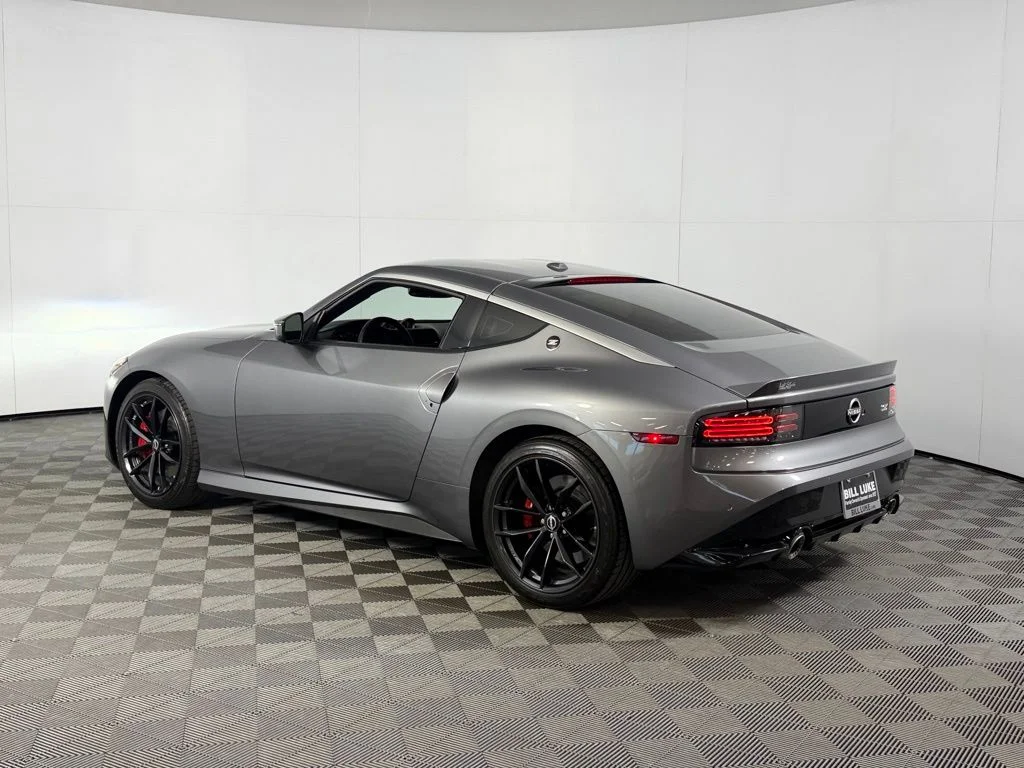 Used 2025 Gray Nissan Performance image 8