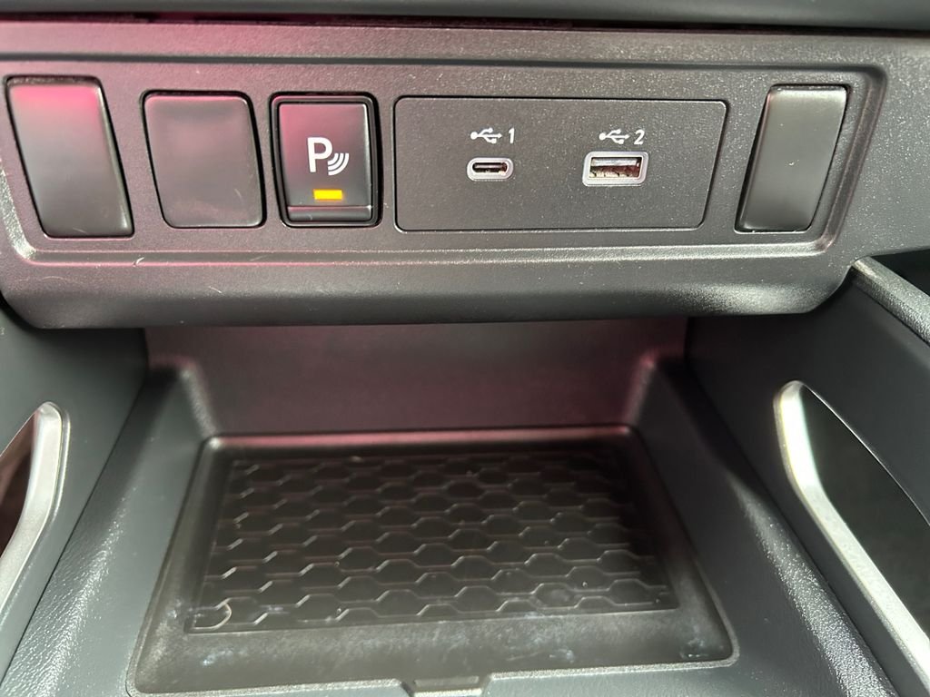 Used 2022 White Nissan SV image 30