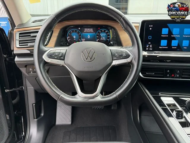 Used 2025 Black Volkswagen 2.0T SE w/Technology image 13