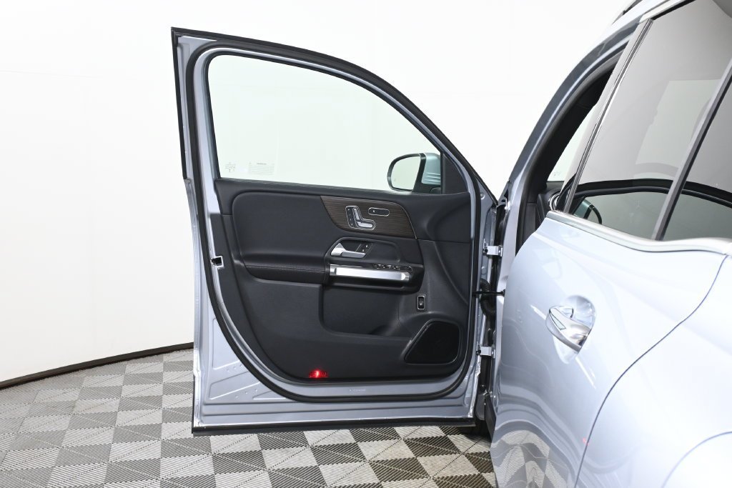 New 2026 Cirrus Silver Metallic Mercedes-Benz GLB 250 image 55